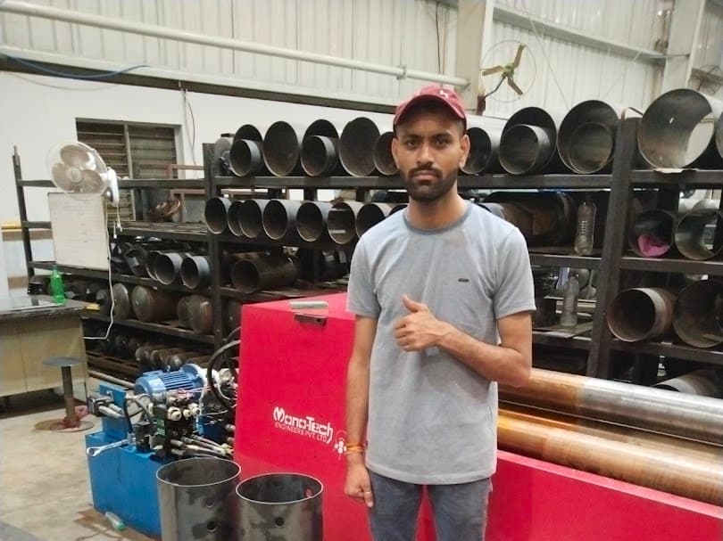 Mukesh Mishra machine photo