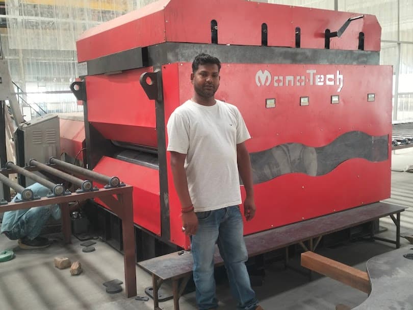 Uday Veer Singh machine photo